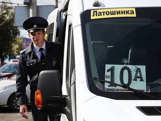 Волгоградским дорожным полицейским пришлось гоняться за маршруткой 10а