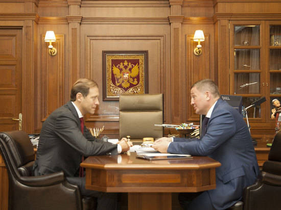 Андрей Бочаров обсудил с Денисом Мантуровым вопросы реализации инвестопроектов и развитие промышленности