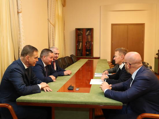 В Волгограде Андрей Бочаров и руководитель Росавтодора Роман Старовойт обсудили дальнейшее развитие дорожной сети