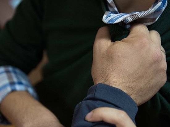 В Красноармейском районе четырежды судимый волгоградец несколько раз ударил мужчину по голове