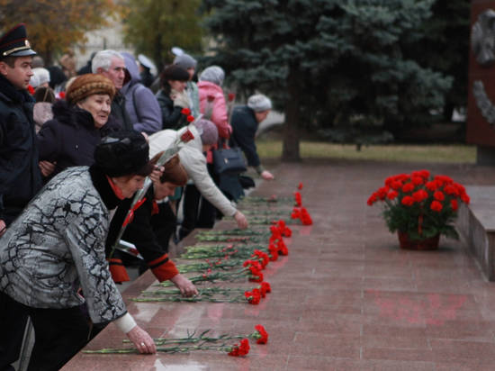 В Волгограде в День полиции навестили семьи погибших сотрудников МВД