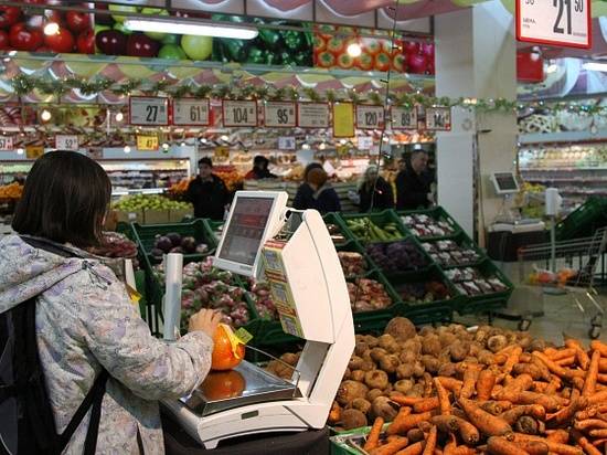 В Волгоградской области у сотрудников сетевых магазинов выросла зарплата