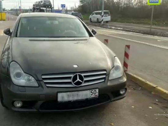 Под Волгоградом остановили автовоз с угнанной иномаркой