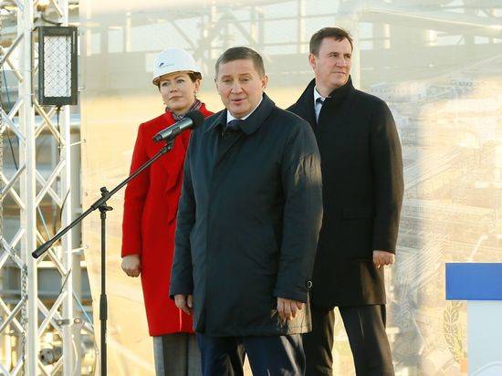 В Быковском районе Андрей Бочаров запустил новое производства по добыче и транспортировке газа