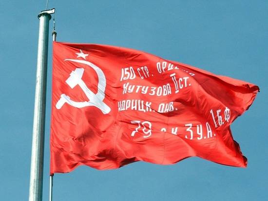 В Волгограде Знамя Победы поднимут на первом в стране 50-метровом флагштоке