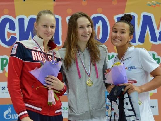 Волгоградка стала чемпионкой России по плаванию на короткой воде