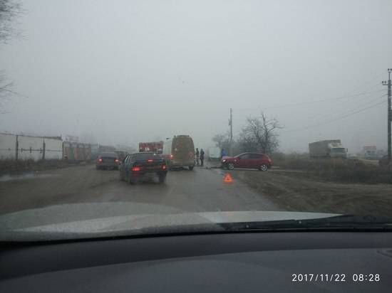 Сразу четыре машины: в Волгограде на Казахской произошло массовое ДТП