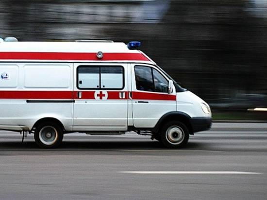 В Волгоградской области пенсионер скончался после падения с третьего этажа