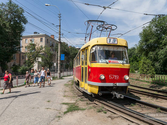 В Волгограде почти 5 тысяч льготников платят за проезд в трамвае и троллейбусе 10 рублей