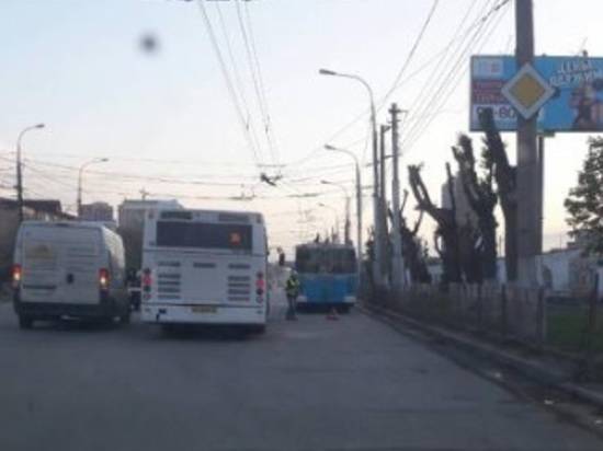 Сразу три маршрутки с пассажирами попали в аварии на улицах Волгограда