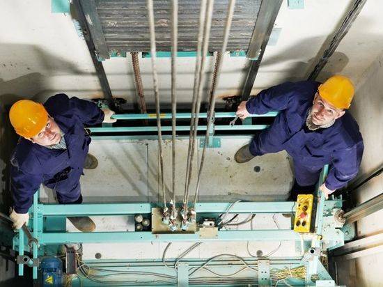 До июля 2018 года в 75 многоэтажках Волгоградской области обновят 249 лифтов
