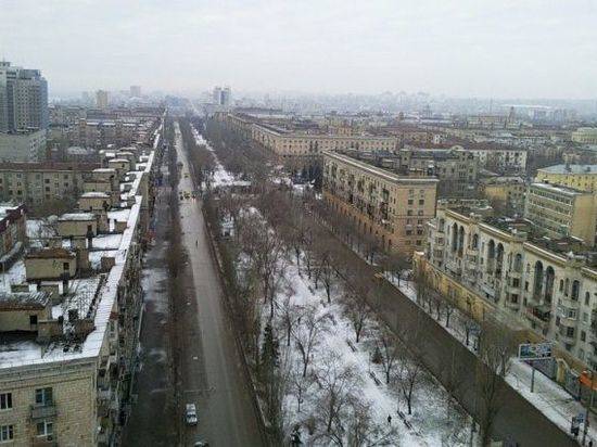 Улицы Волгограда от гололедицы обрабатывают 20 единиц спецтехники