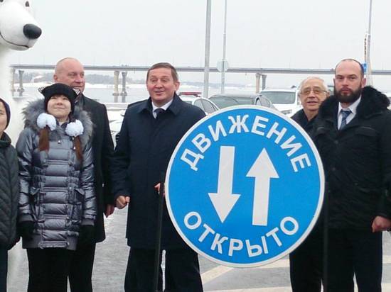 Поехали: в Волгограде Андрей Бочаров открыл движение по рокадной дороге