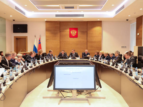 Андрей Бочаров кратко подвел итоги совместной работы с депутатами в 2017 году