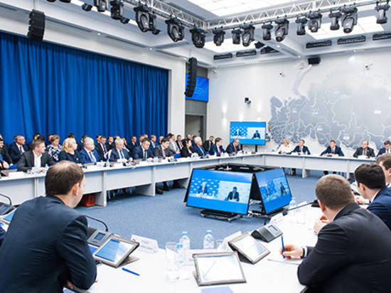 Президиум генсовета «Единой России» утвердил положение о привязке МКС к 8 федеральным округам