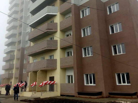 В Волжском сдали 15-этажный долгострой: 185 дольщиков отметят новоселье