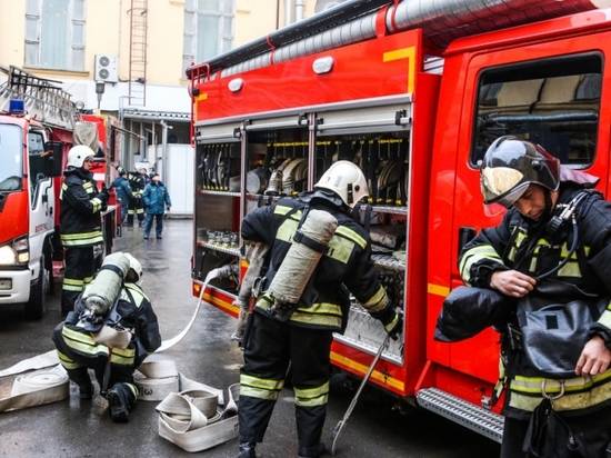 В Волгограде из-за неосторожности загорелась девятиэтажка