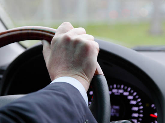В Волжском на пешехода наехали два автомобиля