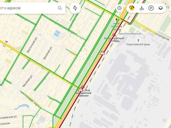 В Краснооктябрьском районе дорогу перекрыло ДТП сразу с четырьмя машинами