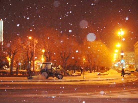 Волгоградские дорожники очистили улицы от гололедицы