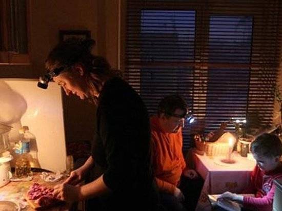 В Волгоградской области энергетики вернули электричество пострадавшим от непогоды