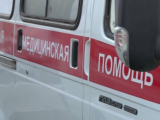 В Камышине влобовую столкнулись Granta и «пятерка»