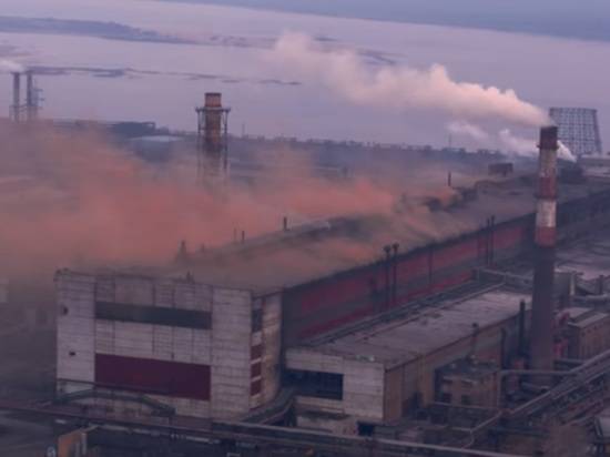 Рыжее облако с «Красного Октября» накрыло Волгоград