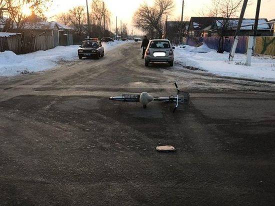 В Волгоградской области велосипедист угодил под колеса легковушки