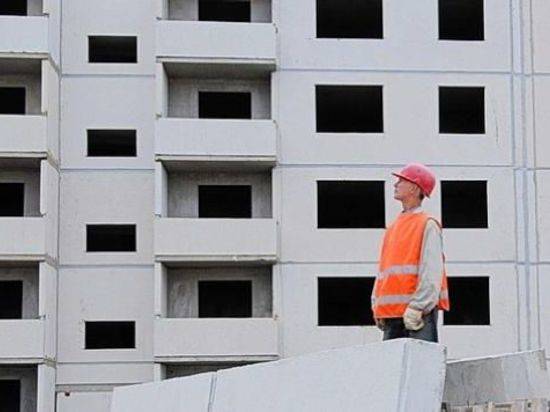 Волгоградец получит от недобросовестного застройщика 355 тысяч рублей неустойки