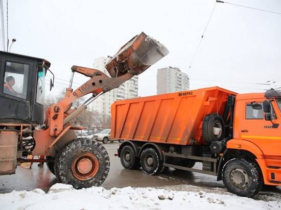 За один день с волгоградских магистралей вывезли около 3000 кубометров снега