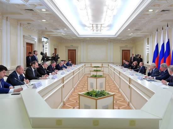 Волгоградский опыт медицинского среднего профобразования представили на совещании Путину