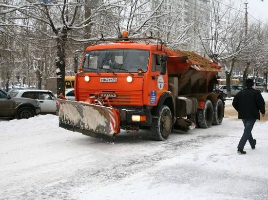 За день волгоградские дорожные службы вывезли 650 кубометров снега