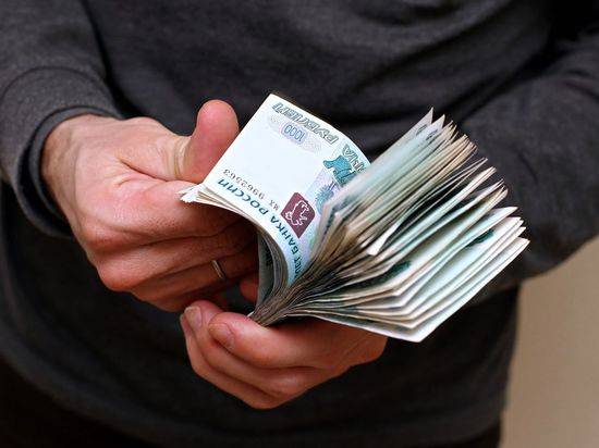 В Урюпинске мошенник заработал полмиллиона на продаже несуществующего топлива