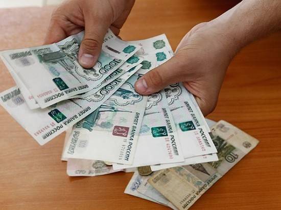 Сожительница продавца «левого» алкоголя пыталась дать взятку полицейскому