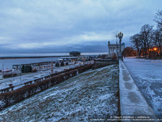 Новая неделя в Волгограде начнется со снегопада и гололеда