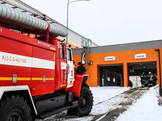 В Камышине из-за неосторожности прицеп фуры сгорел вместе с грузом