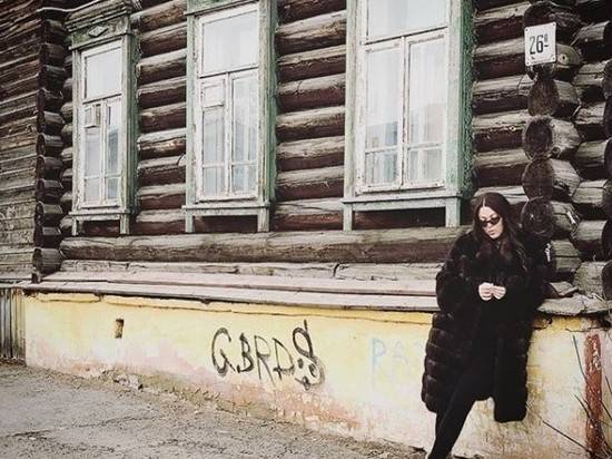 Шуба и семечки: Ирина Дубцова проводит выходные в Томске