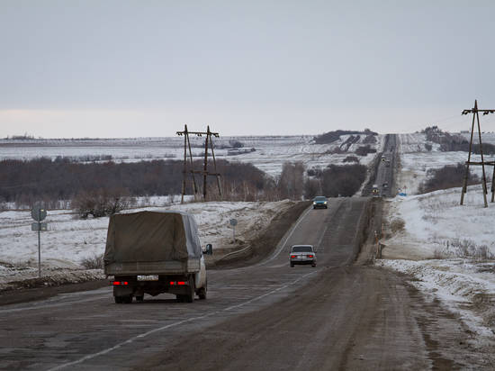 В Волгоградской области дорожники убирают «бывший снег» с трасс