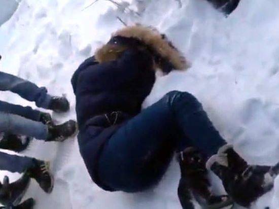Под Волгоградом 4 пэтэушницы избили двух школьниц