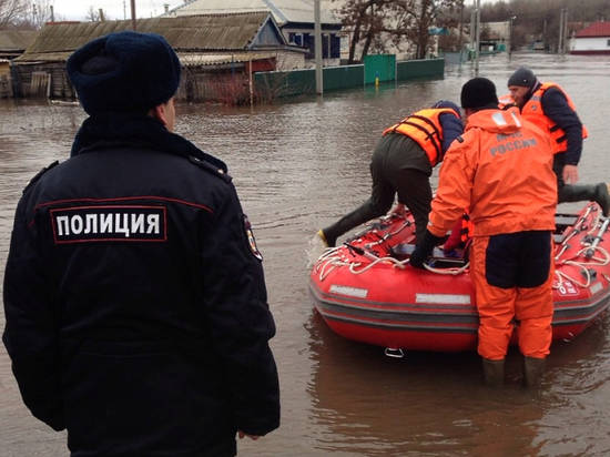 В Волгоградской области спасатели начали эвакуацию людей из-за паводка