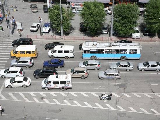 На Пасху в пяти районах Волгограда ограничат движение транспорта
