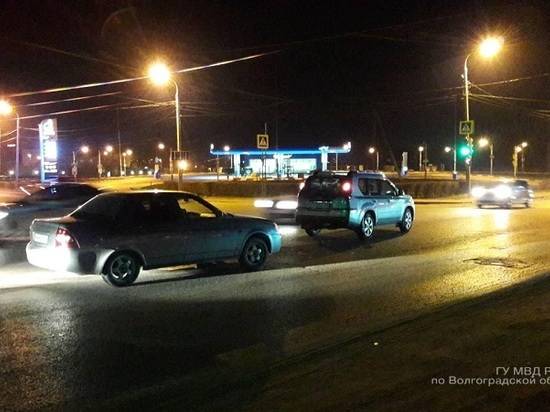 Lada Priora протаранила внедорожник Nissan: водитель иномарки в больнице