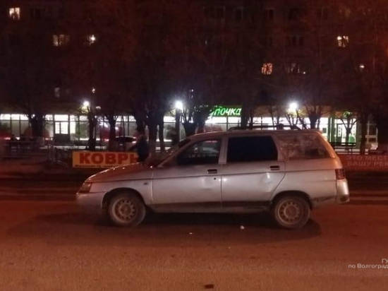 На юге Волгограда пешеход бросилась под колеса «одиннадцатой»