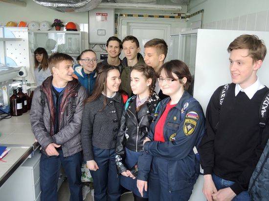 Волгоградским школьникам показали, как очищают питьевую воду