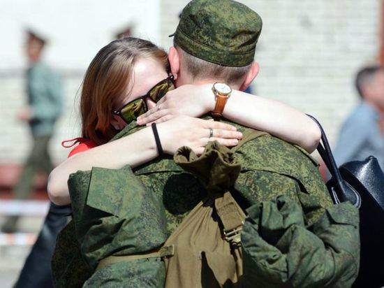 Волгоградские новобранцы отправились на службу в войска ЮВО