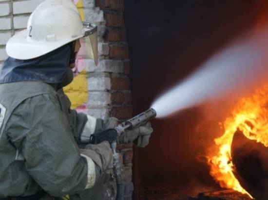 В Волжском из-за пожара в многоэтажке эвакуировали десять человек