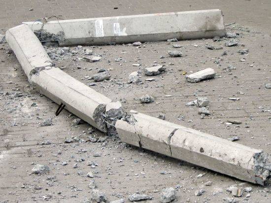 В Волгограде водитель врезался в столб и оказался в больнице