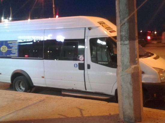 В Волгограде девушка упала в маршрутке и попала в больницу