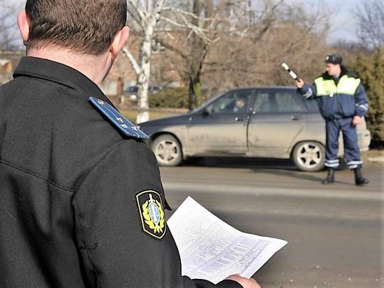 В Волгограде приставы ловили должников на дороге