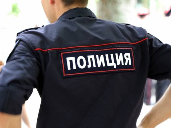 Волгоградка пожаловалась на самовольную платную парковку во дворе многоэтажки